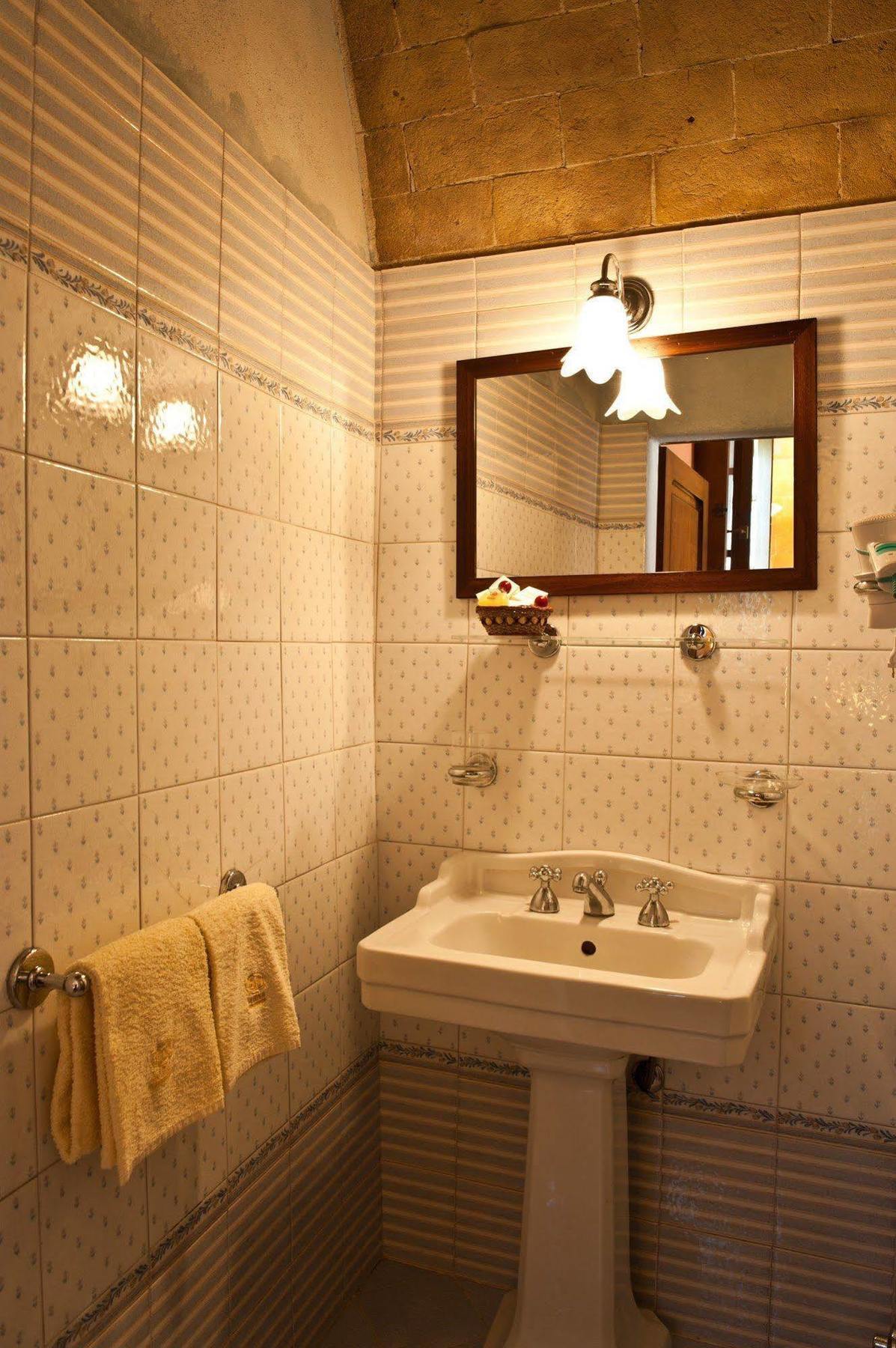 San Quirico dʼOrcia Sarna Residence מראה חיצוני תמונה